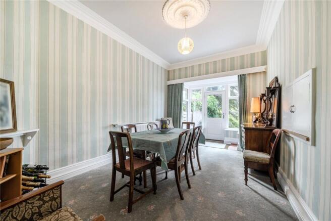 5 bed Detached for sale Image 4