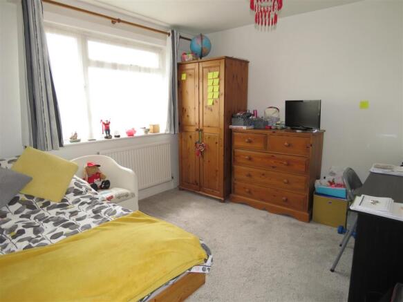Bedroom 2.JPG