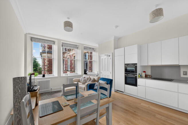 49/3 Sassoon Grove, Mornignside, Edinburgh, EH10 5FB photo 4
