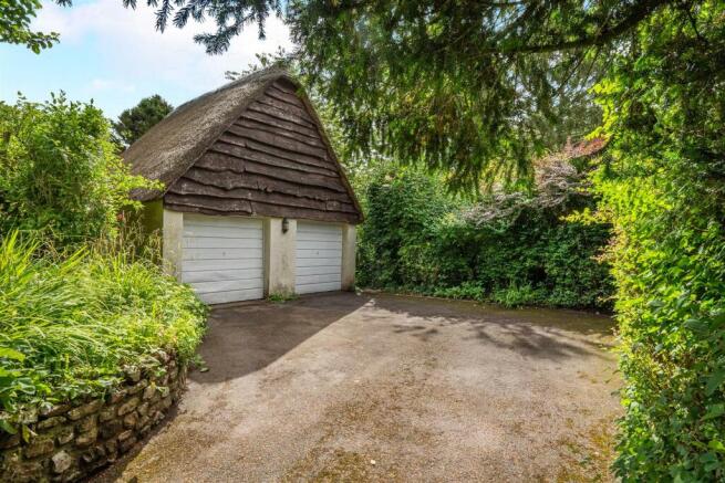 Double Garage / Studio