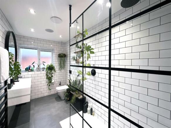 bathroom br.JPG