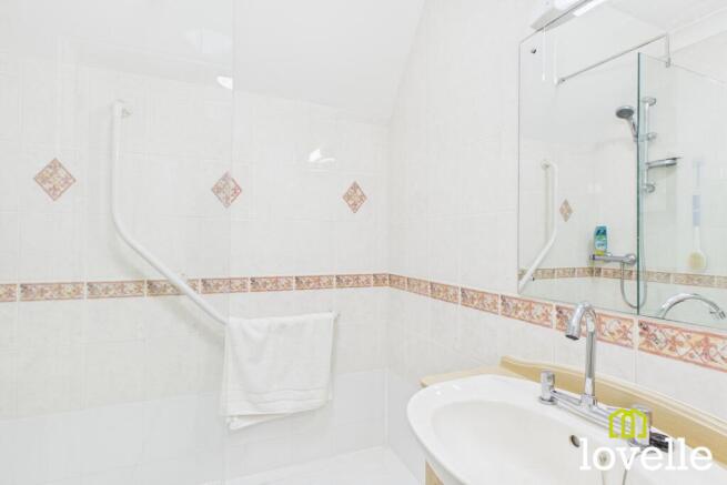 2 bed Flat for sale Image 10