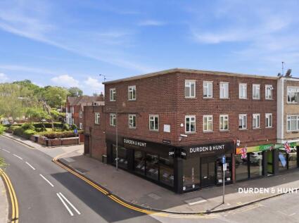 High Road, Loughton, IG10