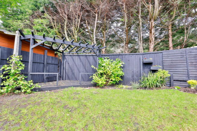 3 bed Semi-Detached for sale Image 6