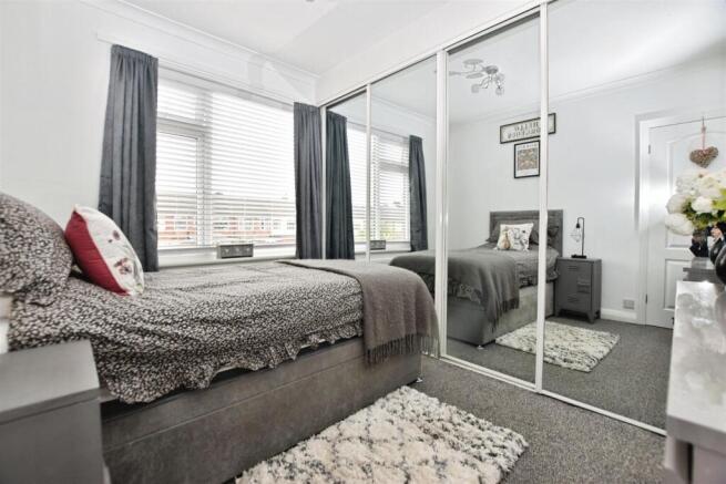 3 bed Terraced for sale Image 11