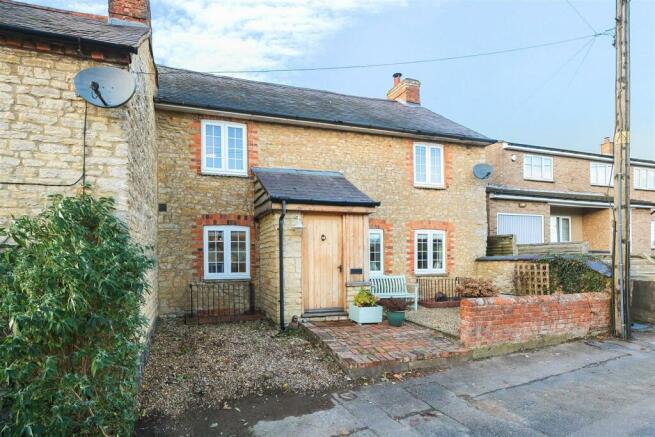 21 Lower Street, Pury End