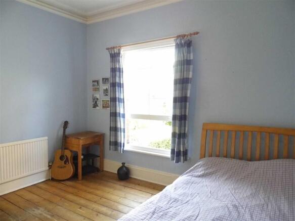 BEDROOM 2