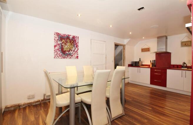 Kitchen/Breakfast Ro