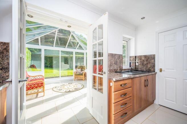 Kitchen/Conservatory