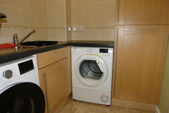 2 bed Apartment for sale Image 12