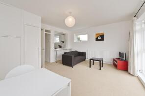 5, Jeremy Court, The Chase, London SW4 0NQ