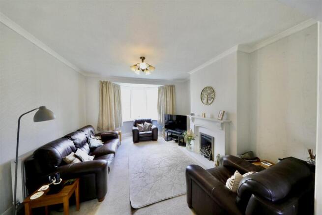 5 bed Semi-Detached for sale Image 12