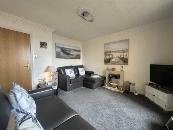2 bed Flat for sale Image 6
