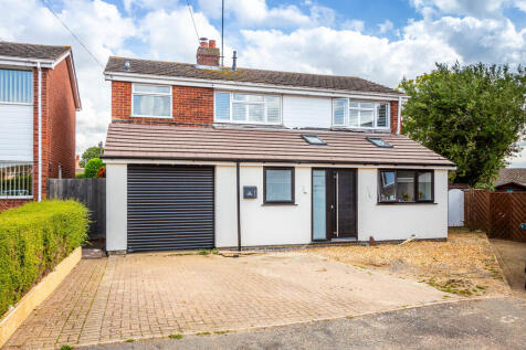 Martin Close, Rushden