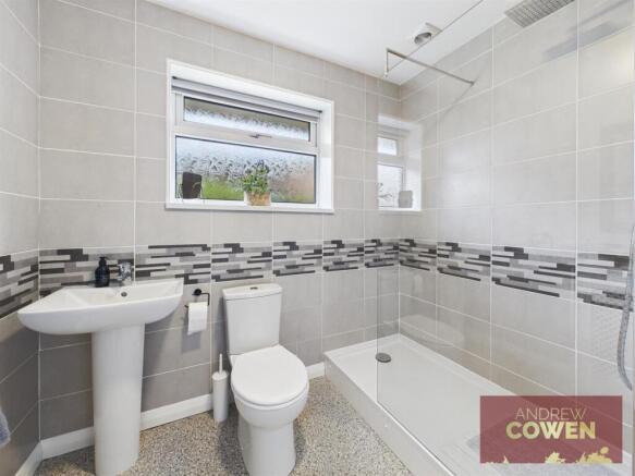 2 bed Detached Bungalow for sale Image 12