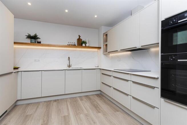 2 bed Apartment for sale Image 6