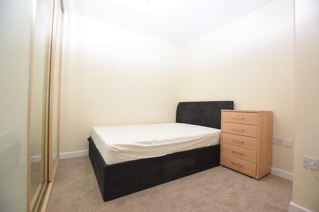 1 bed Apartment to rent Image 4