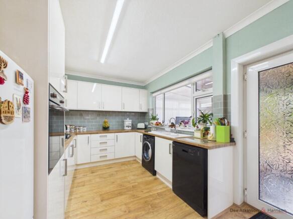 3 bed Semi-Detached for sale Image 8