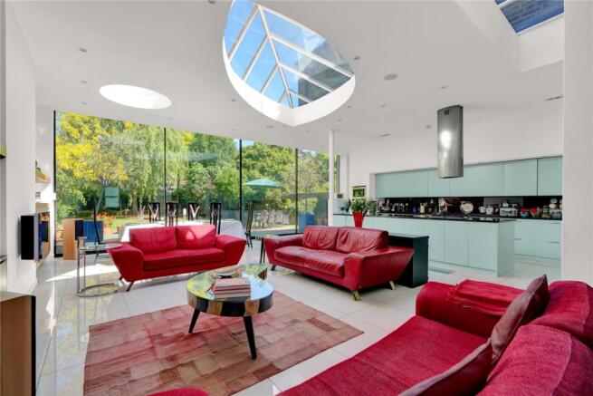 Kitchen/ Living Area