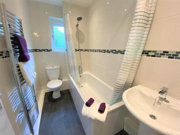 2 bed Flat to rent Image 9