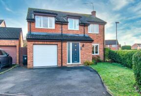42, Hawkedon Way, Reading RG6 3AP