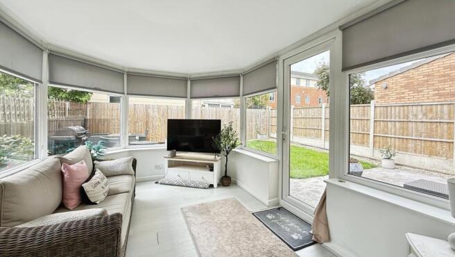4 bed Detached for sale Image 5