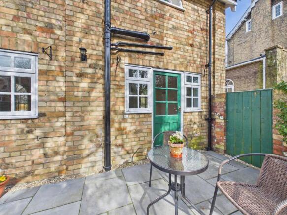 1 bed Detached for sale Image 11