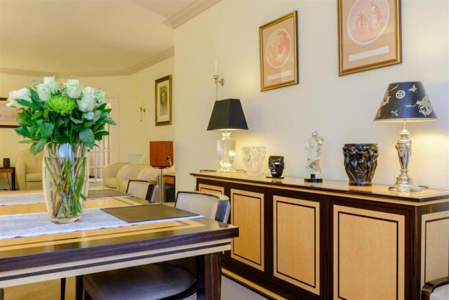 8374493-interior09.jpg