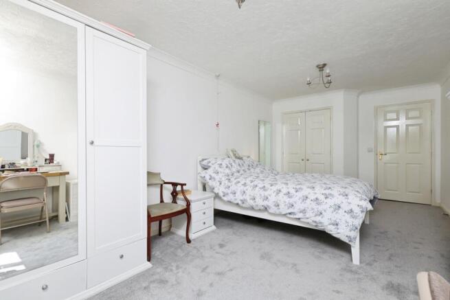 2 bed Apartment for sale Image 11
