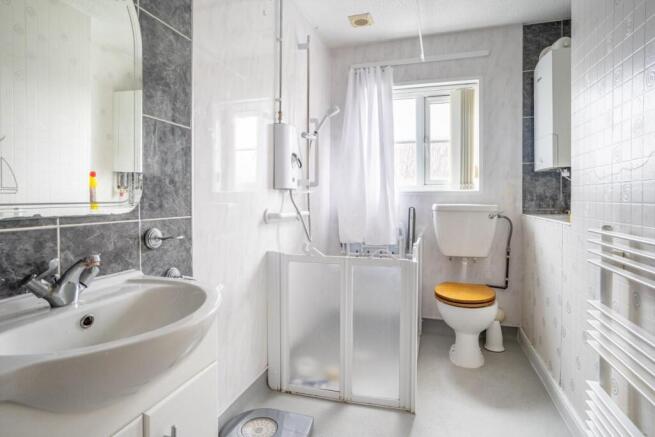 2 bed Semi-Detached for sale Image 8