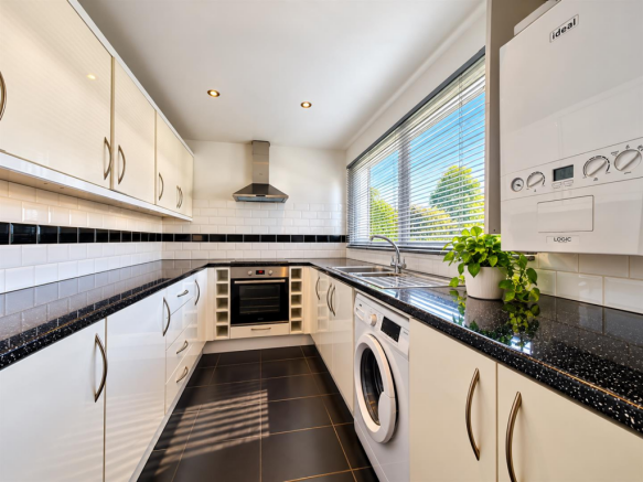 Fitted Kitchen