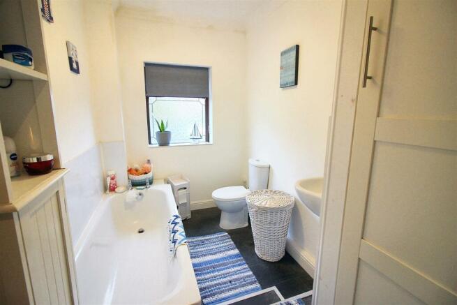 bathroom (1).jpeg