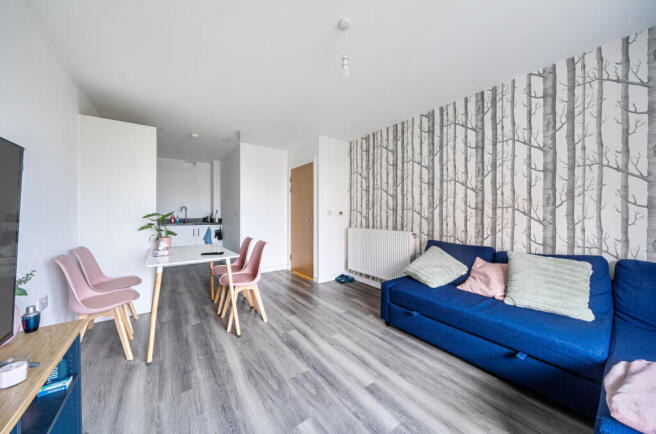 1397707-4-696123f...