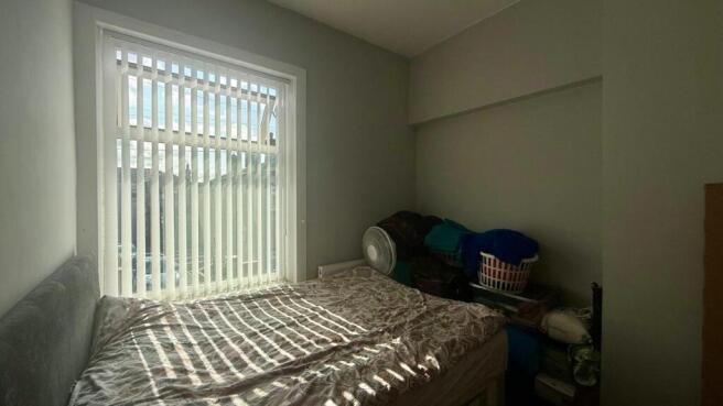 2 bed Terraced to rent Image 4