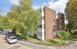 Flat 31, Aston Court, Broomhill Road, Woodford Green IG8 9EY