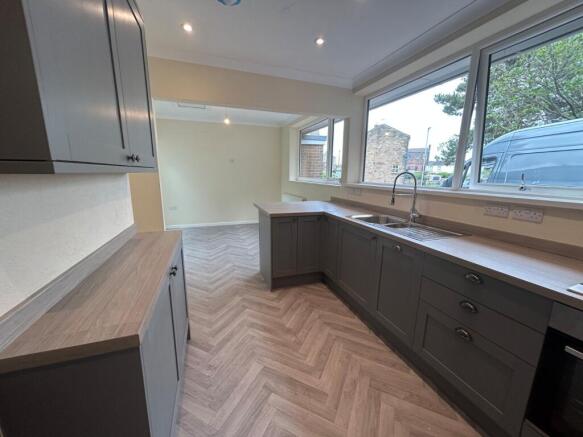 3 bed Bungalow to rent Image 7