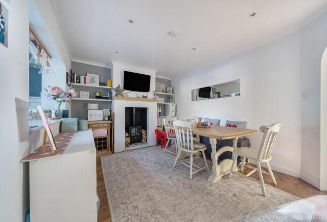 1371404-8-68fb849...