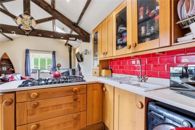 1 bed Detached for sale Image 9