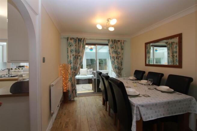 85 sir stafford close 003.JPG