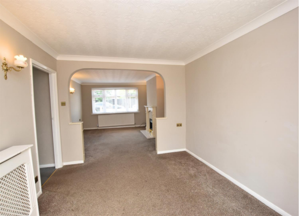 LOUNGE/DINING ROOM