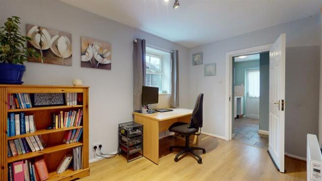 STUDY/FAMILY ROOM