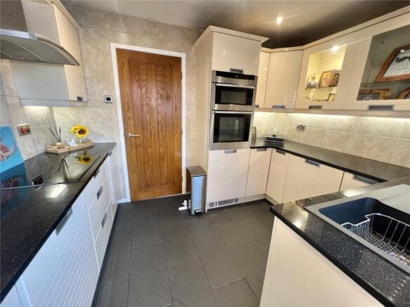 3 bed Bungalow for sale Image 6