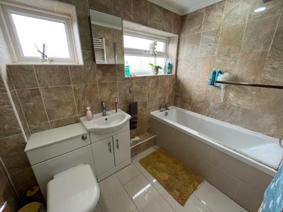 Main bathroom