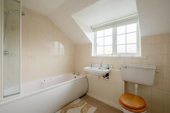 3 bed House for sale Image 7