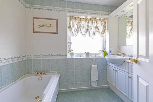 Bedroom 1 En Suite-1.jpg