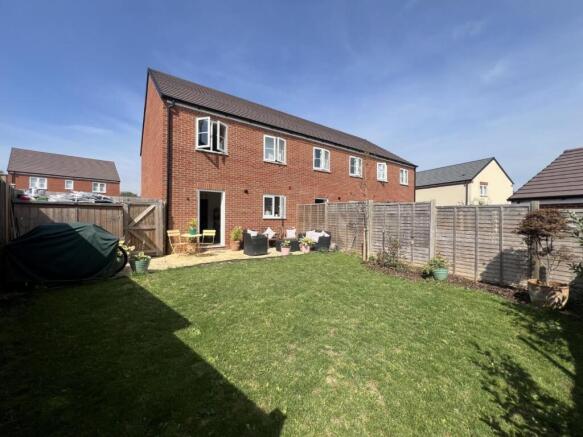 21 Whatling Way - garden2.jpeg