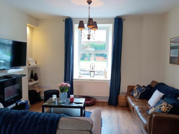 Lounge/Dining Room