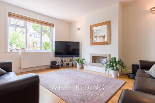 Parkfield Road, Grasscroft, Saddleworth photo 4