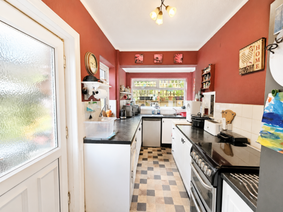 3 bed Semi-Detached for sale Image 4