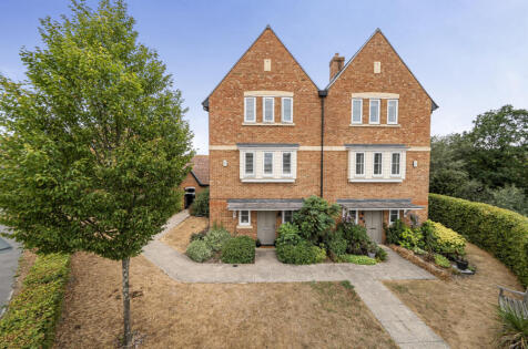 Littlewood Place, Warfield, Bracknell, Berkshire, RG42